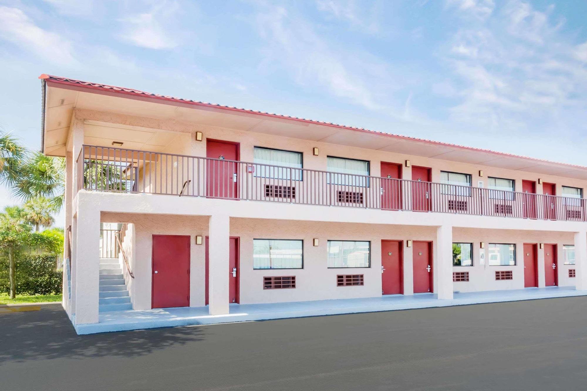 Redfinn Inn Fort Pierce Exterior foto